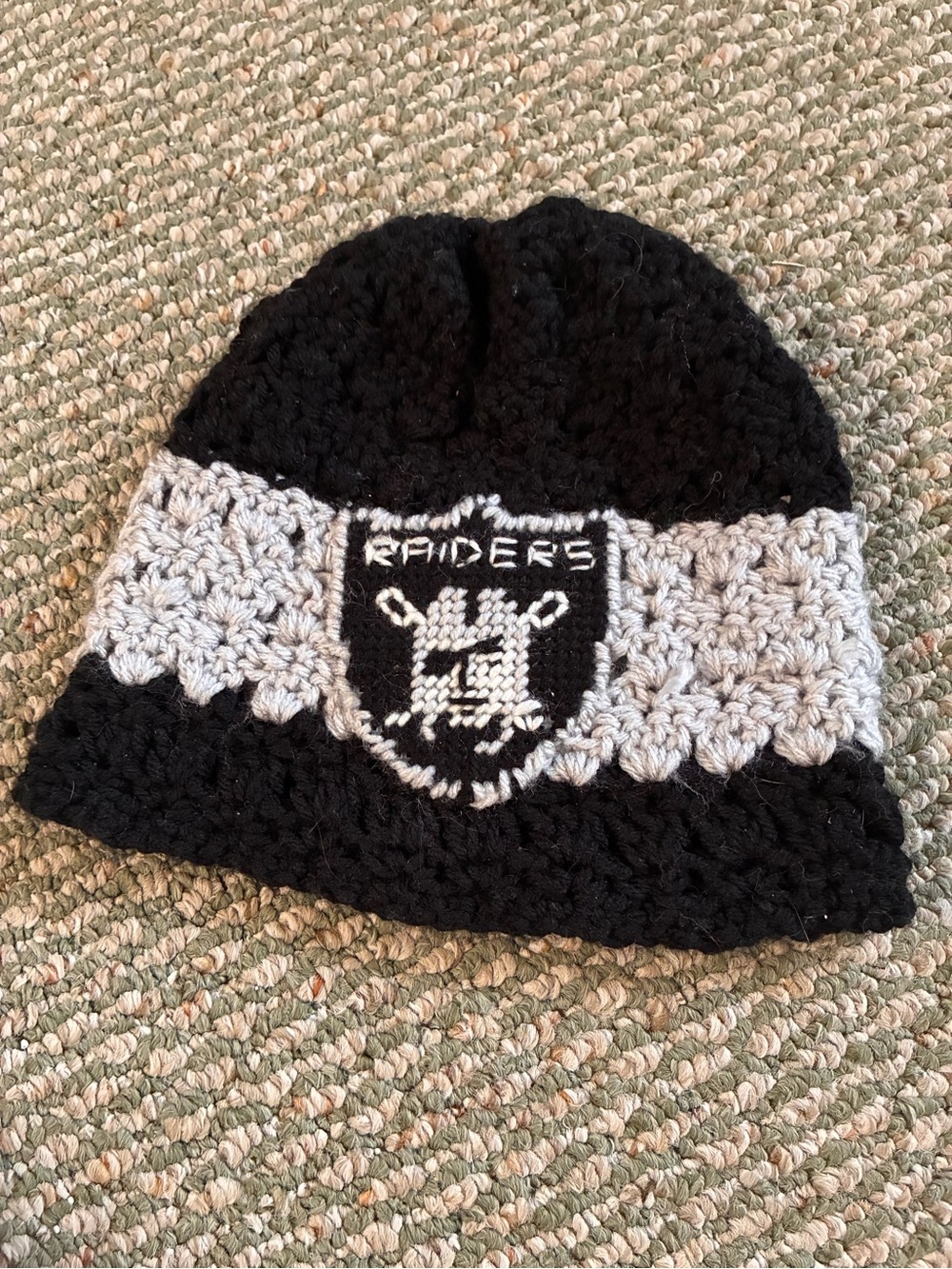 😎 Raiders Handmade beanie hat - Picture 2 of 7